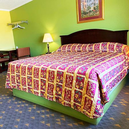 מידלנד Luxury Inn מראה חיצוני תמונה