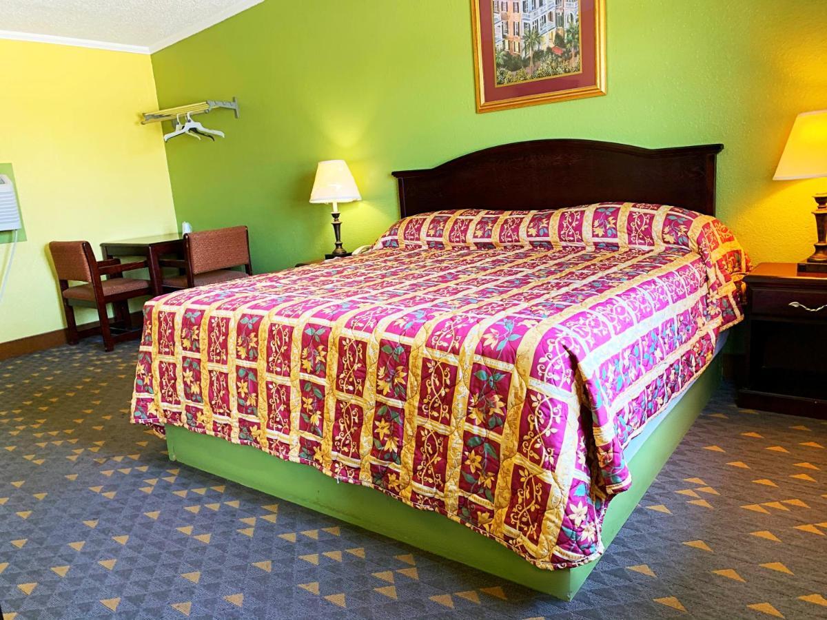 מידלנד Luxury Inn מראה חיצוני תמונה